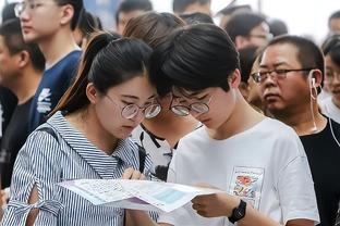 帅炸了，豪哥！韦世豪国足训练赛上演凌空侧钩破门